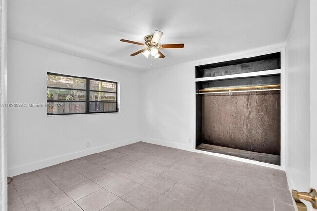 Building Photo - 1515-1517 NW 8th Ave