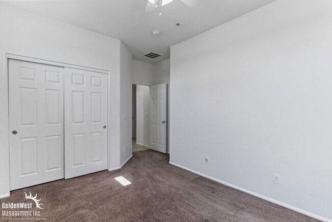Building Photo - Beautiful 3Bdm 2Ba + Den Home Near Avondale & Goodyear!