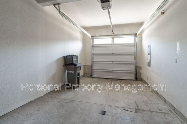 Building Photo - 11212 NE 14th Ct