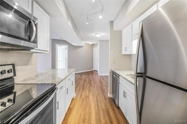 Building Photo - 324 Shirley Ridge Dr