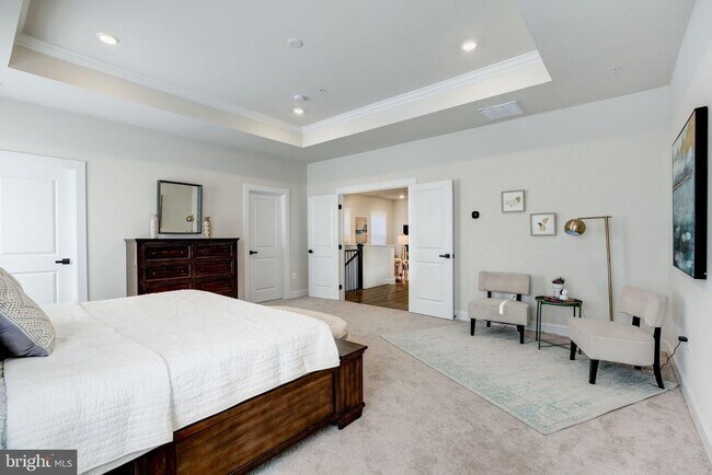 Building Photo - 6547 Clubhouse Dr