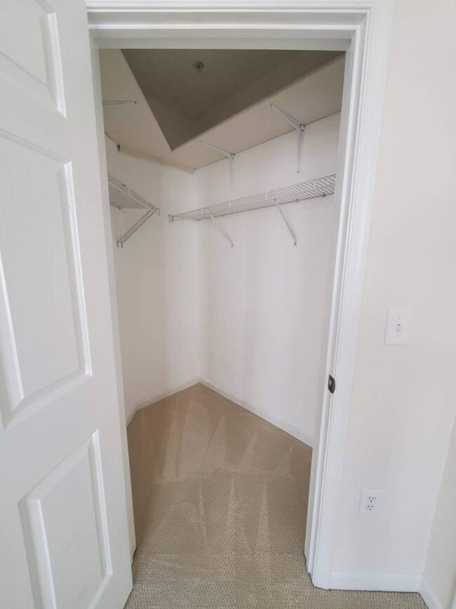 Building Photo - 2700 Bellforest Ct