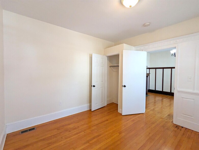 Building Photo - 108 W Quincy St