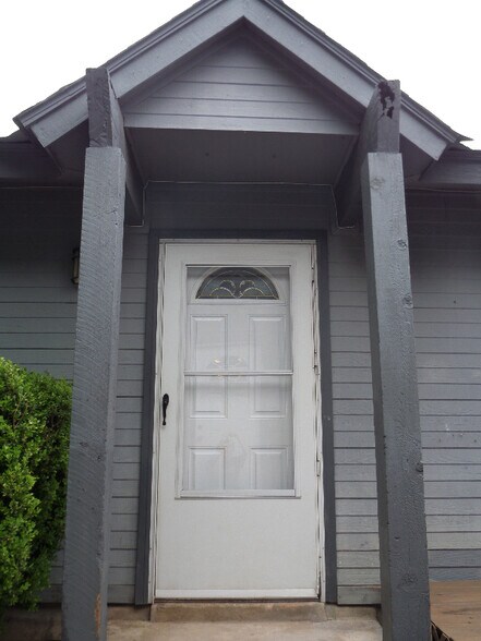 Home's Entry - 6839 Arbor Springs Dr