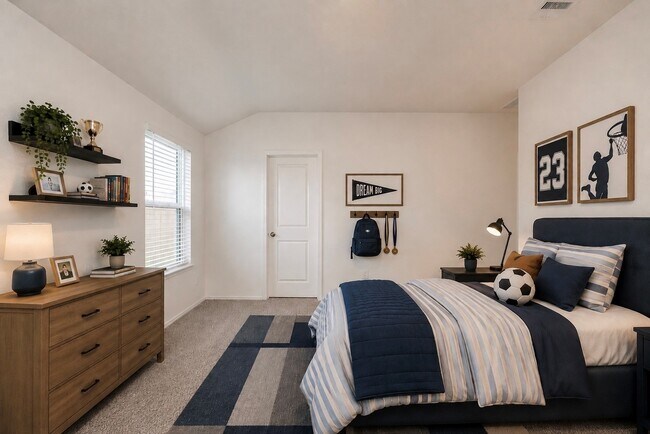 Building Photo - 3027 Lake Crest Dr
