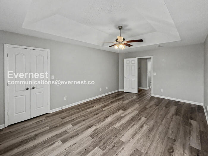 Building Photo - 8609 Thomas Ln