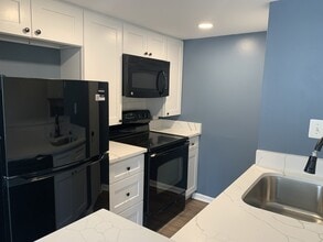 Building Photo - 14053 Vista Dr