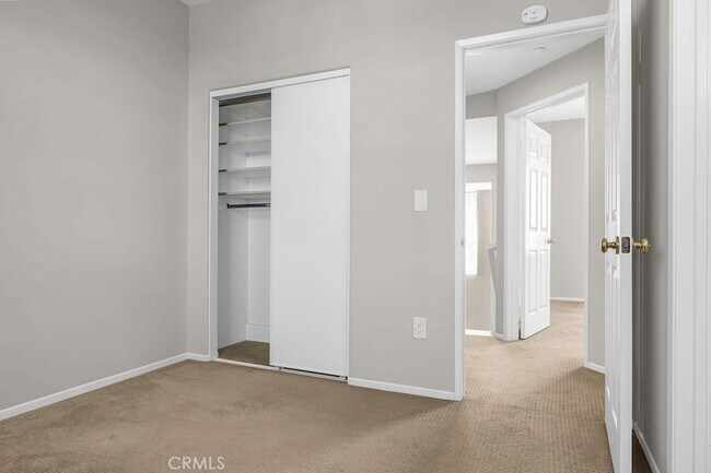 Building Photo - 210 Timberwood