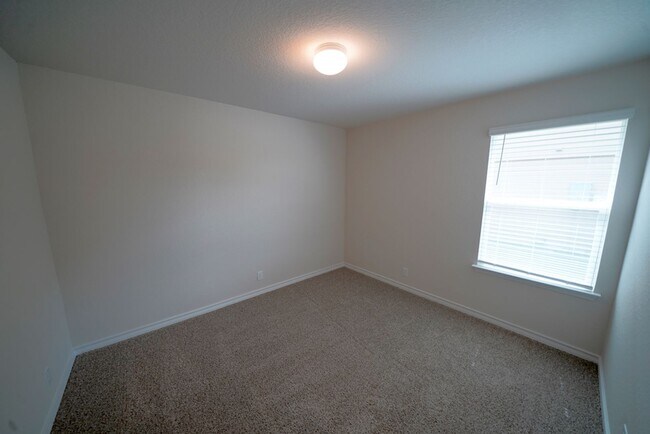 Building Photo - Newly Built Home in Red River Ranch Neighborhood of Cibolo, TX Realtor Commission: $500