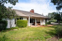 Building Photo - 724 N Refugio Rd