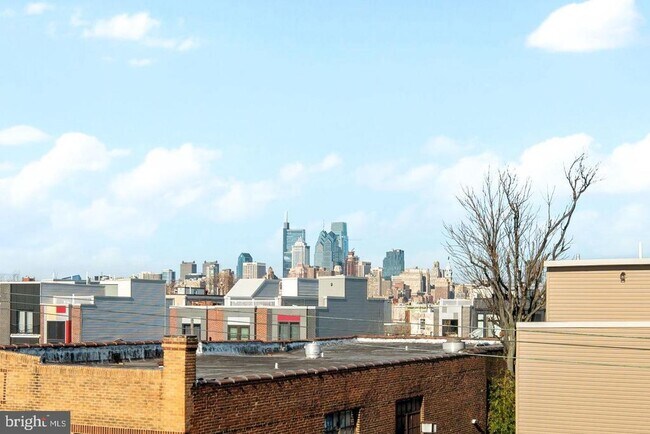 Building Photo - 2002 S 5th St
