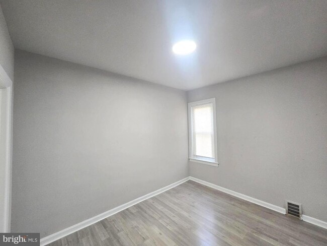 Building Photo - 4436 N Chadwick St