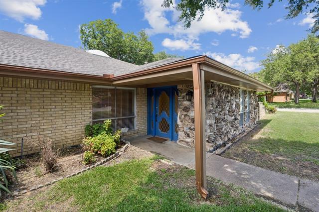 Building Photo - 7639 Dentcrest Dr
