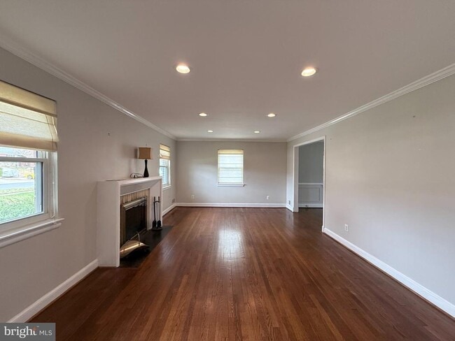 Building Photo - 9709 Saxony Rd