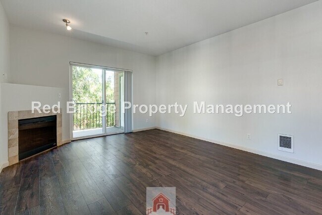 Building Photo - 10834 NE Holly St