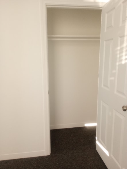 Building Photo - 138 Laurel Hill Ave