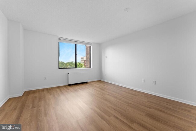 Building Photo - 3701 S George Mason Dr