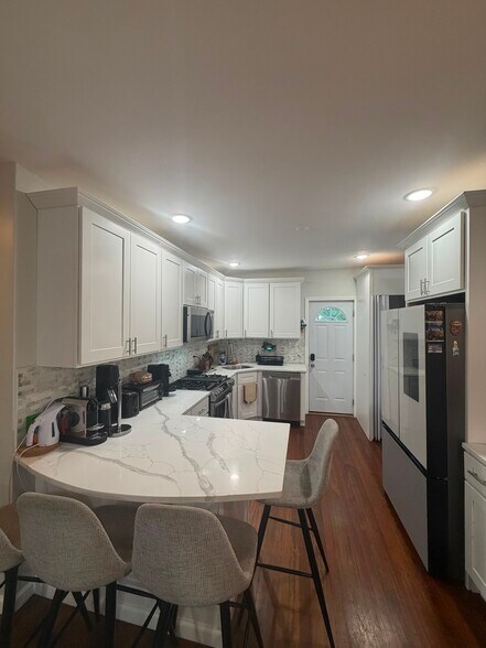 Building Photo - 18 S Mountain Ave