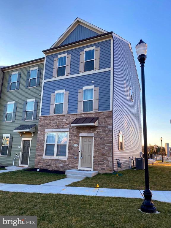 Building Photo - 1659 Magundy St