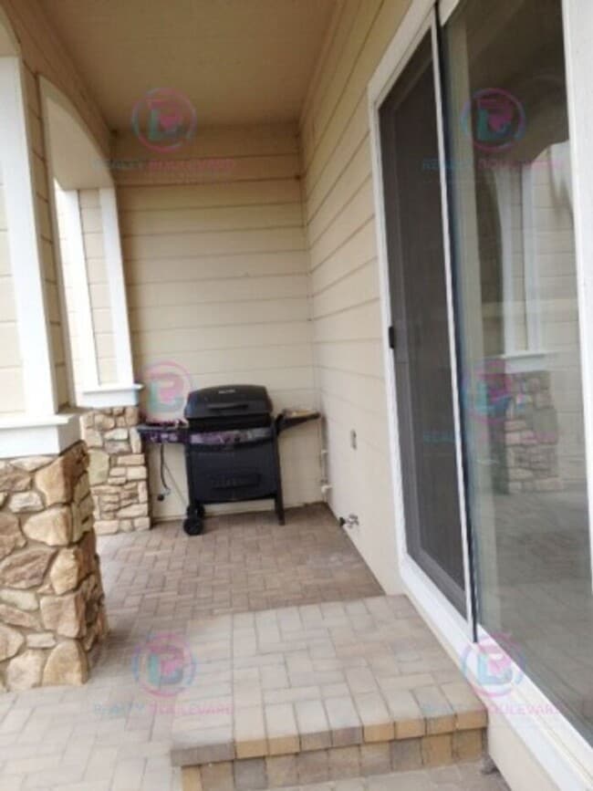 Building Photo - Stunning 2-Story Home with Scenic Views in...