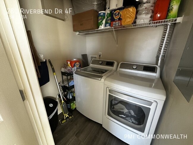 Building Photo - 280 Riverbend Dr