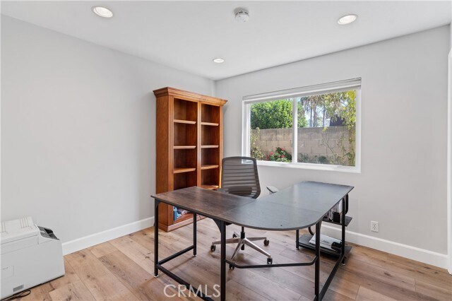 Building Photo - 3861 Fenley Dr