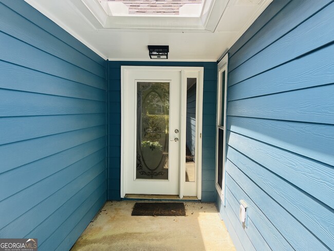 Building Photo - 165 River Park Dr