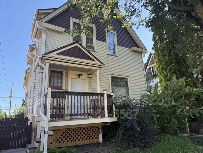 Primary Photo - 815 E Center St