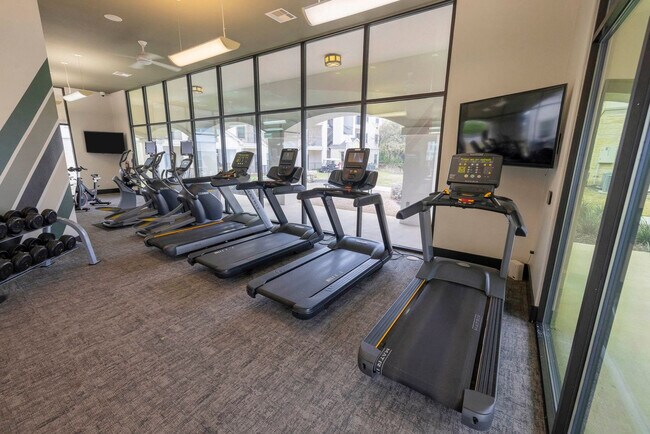 Building Photo - 5511 Pecan Spgs Rd