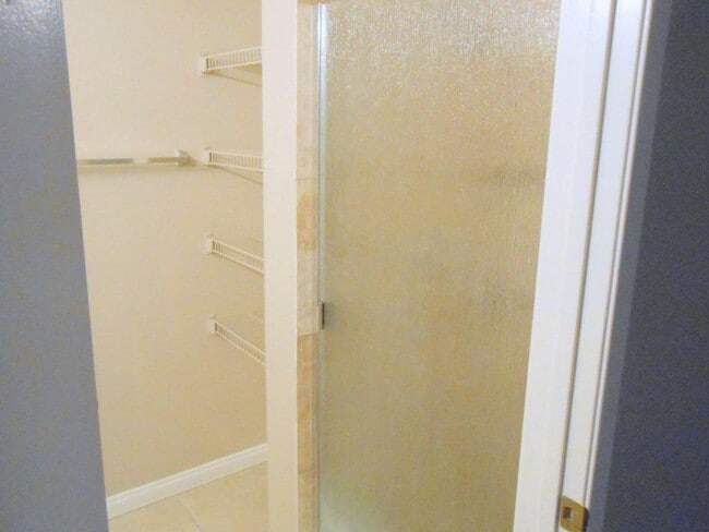 Building Photo - Spacious 2 bedroom Condo in Canyon Lake Community