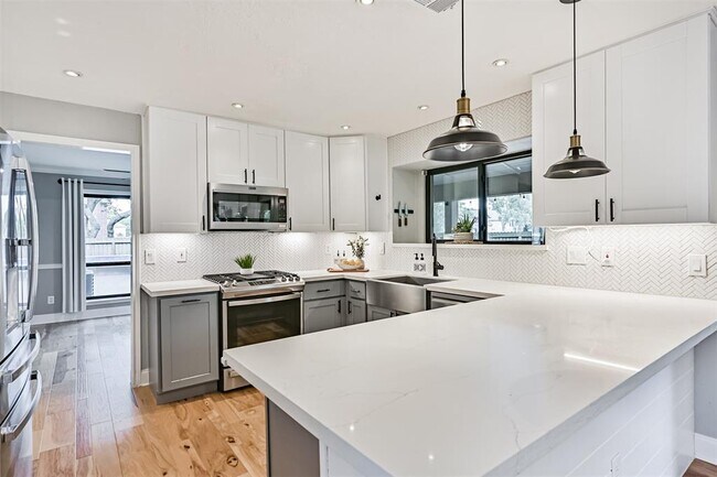 Building Photo - 1801 Vaquero