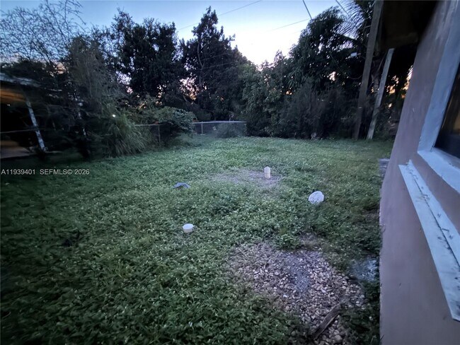 Building Photo - 19130 NW 5th Pl