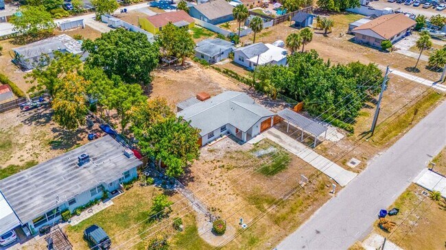 Building Photo - 208 Palmetto Rd W
