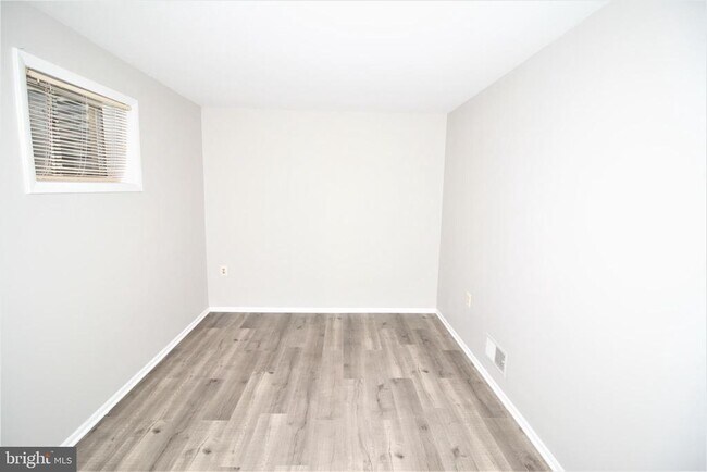 Building Photo - 8943 Centerway Rd