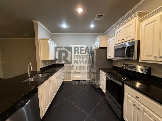Building Photo - 7620 Legacy Pkwy