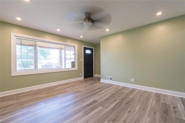 Building Photo - 314 Mohican Dr