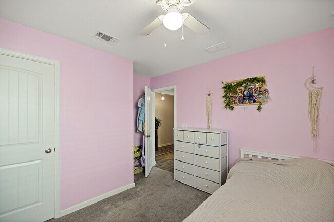 Building Photo - 1016 Limpkin St
