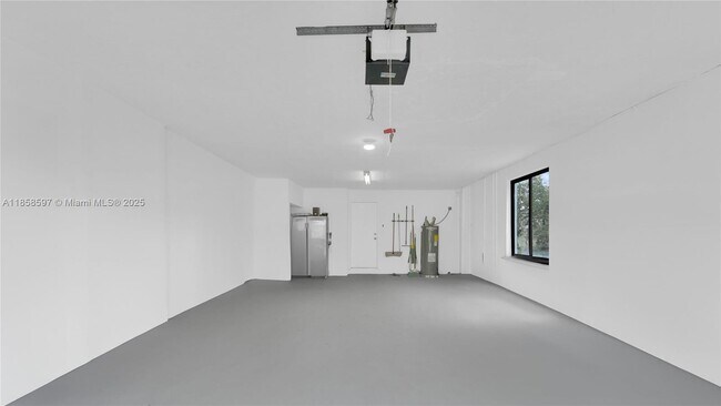 Building Photo - 540 SW 101st Ave