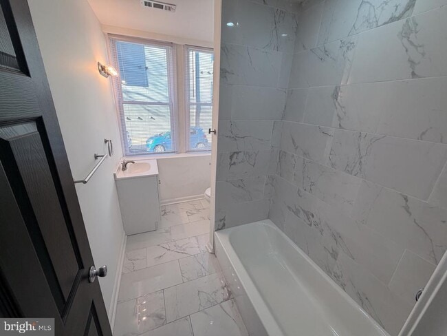 Building Photo - 1621 N 33rd St