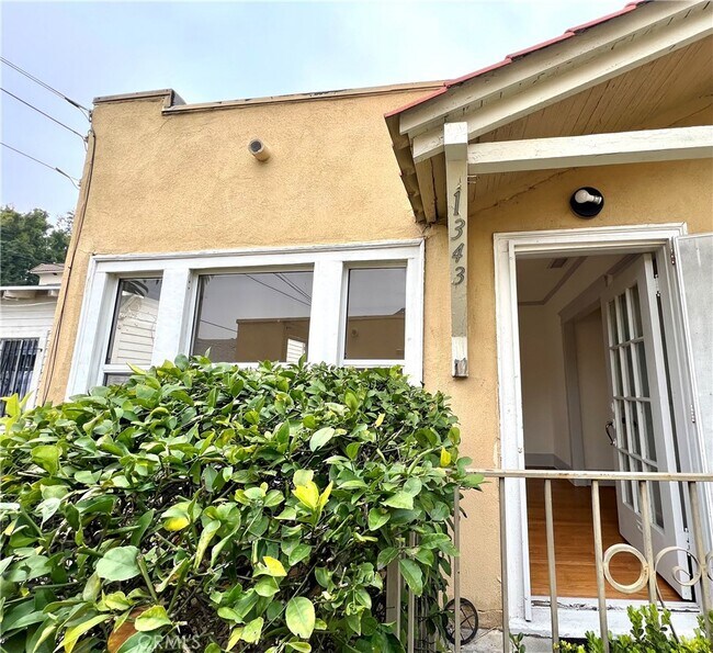 Building Photo - 1343 Portia St