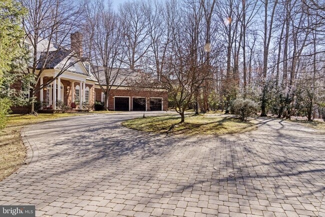 Building Photo - 8541 Old Dominion Dr