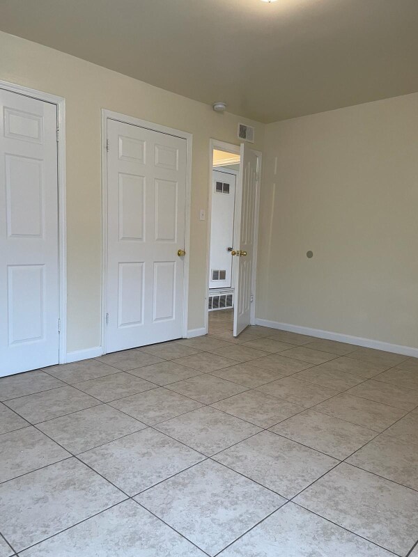 Building Photo - 1747 Morey St