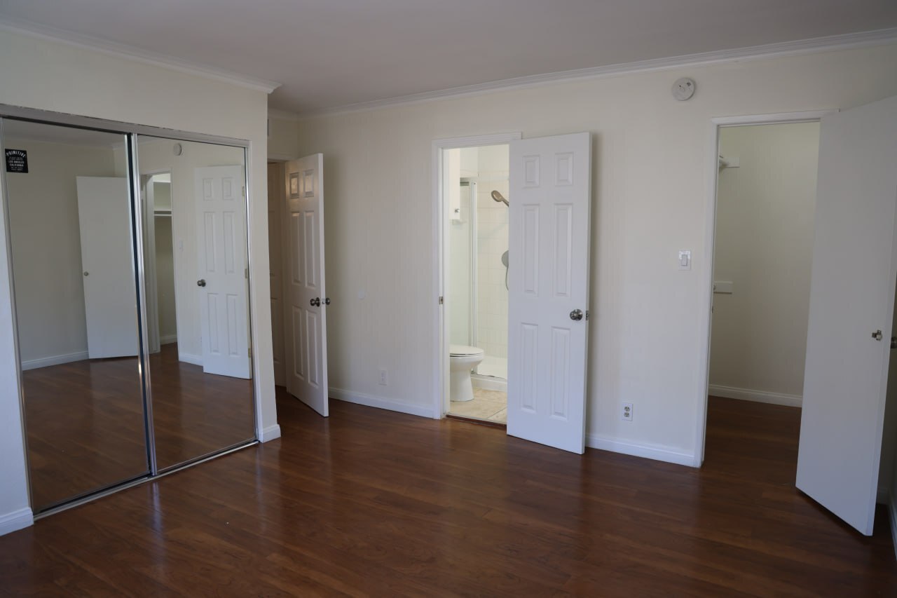 Building Photo - 5403 Newcastle Ave