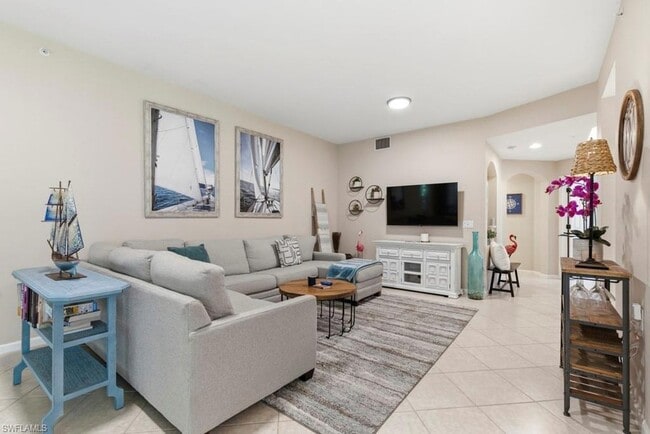 Building Photo - 10040 Valiant Ct