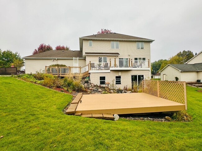 Building Photo - Stunning 6-Bedroom Corner-Lot Home w/ Luxury Finishes & Entertainer’s Layout