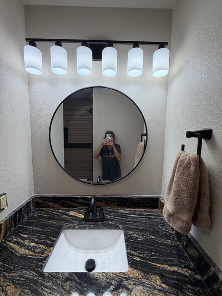 Full Bath - 536 Sherwood Ln