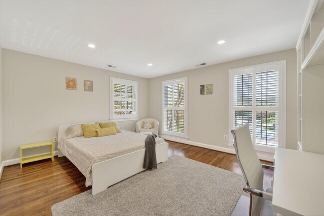 Building Photo - 5115 Cape Cod Ct