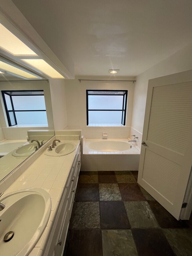 Building Photo - Single story detached home in the Coronado beach community Coronado Cays