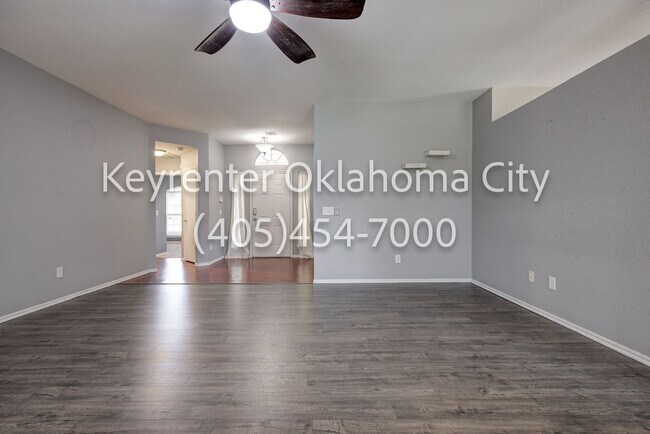 Building Photo - 6016 SE 82nd Pl