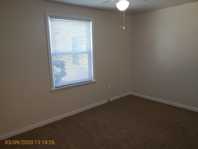 Building Photo - 1325 E Buena Ventura St